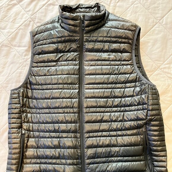 Patagonia Men's Ultralight Down Vest Black Large - Picture 1 of 4